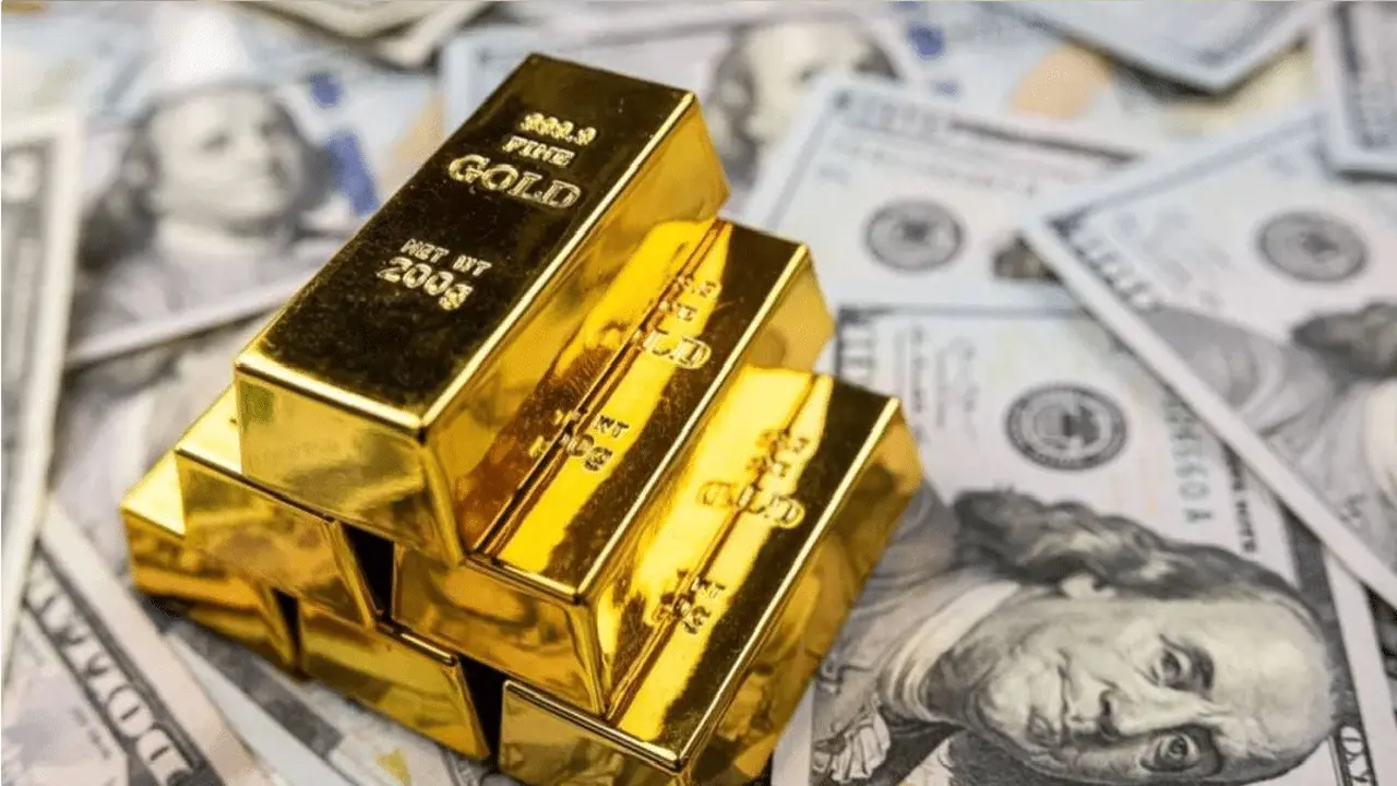 الذهب يتراجع بفعل صعود قوة الدولار في الأسواق العالمية